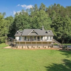 Creekside Manor