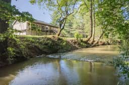 Creekside Manor