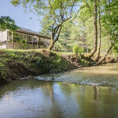 Creekside Manor