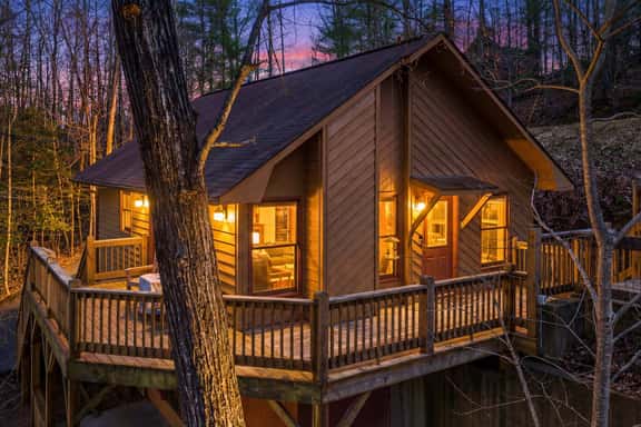 Crooked Lane Cabin - Image 1