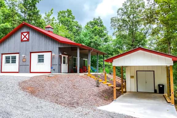 Knollwood Barn - Image 1