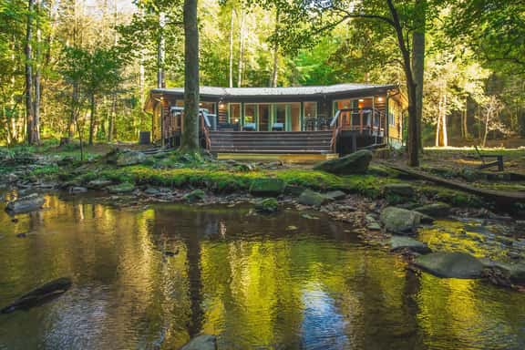 Rock-N-Creek Cabin - Image 1