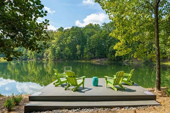 Blue Haven on Lake - Image 1