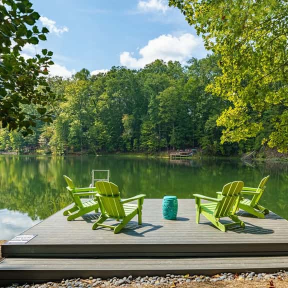 Blue Haven on Lake - Image 1