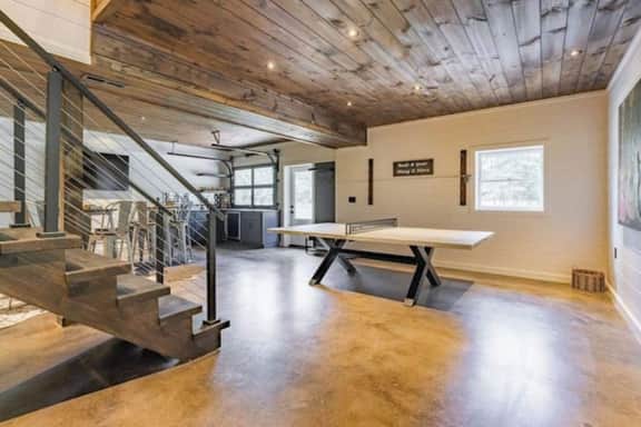 Creekside Manor