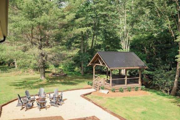 Creekside Manor